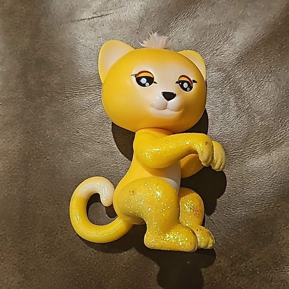 Fingerlings Sam Yellow Lion